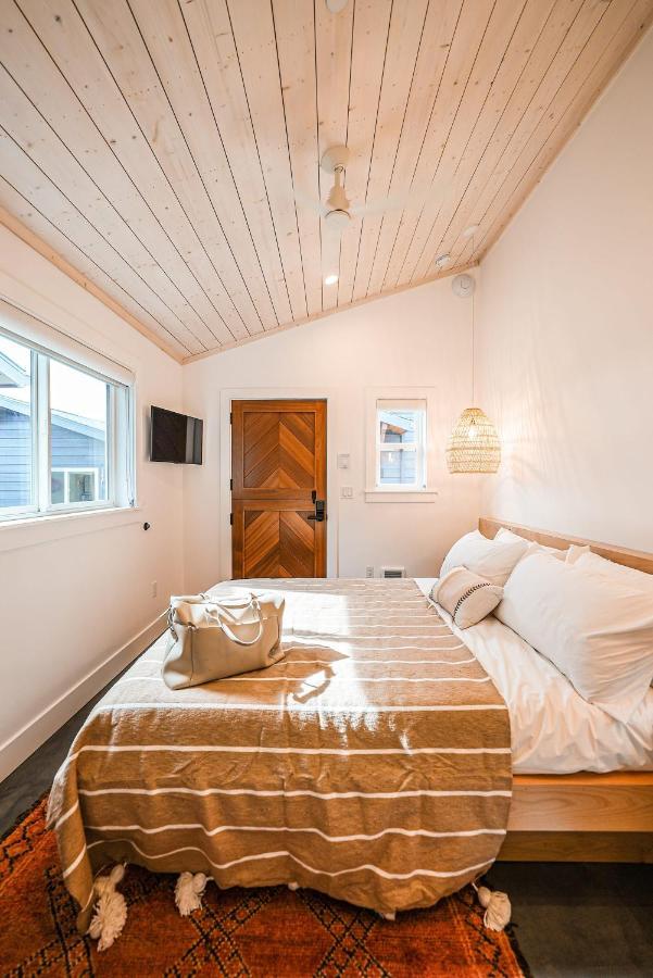 Mini Shortboard Room With A Queen Bed Stinson Beach Exterior photo